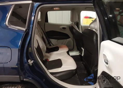 2018 Jeep Compass Latitude 4X4 from USA, damaged, VIN 3C4NJDBB9JT423298